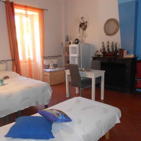 L'Abri Du Vent Bed & Breakfast Fitou Bagian luar foto