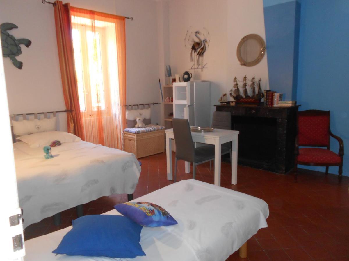 L'Abri Du Vent Bed & Breakfast Fitou Bagian luar foto
